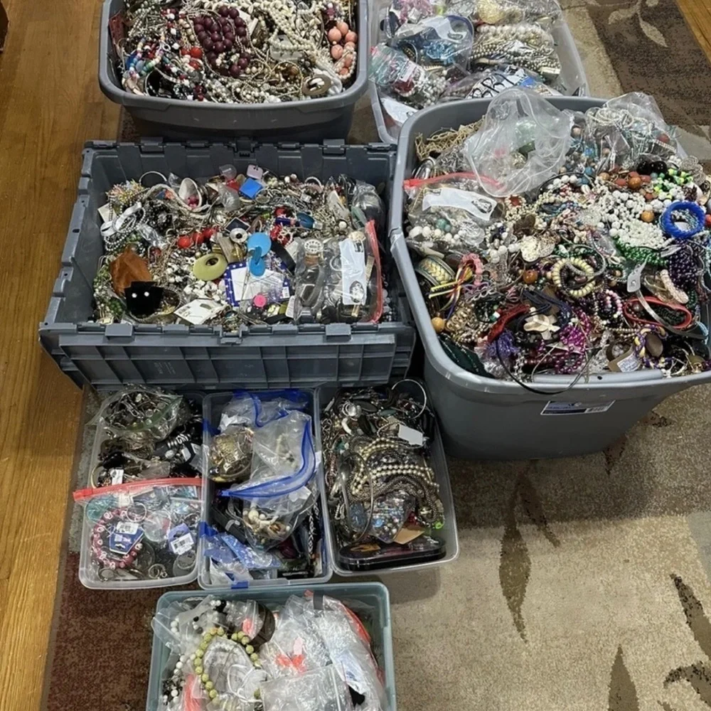 ⚜️ 3 LB Mystery Jewelry Lot |Wearable, Repurpose DIY Crafts Junk Jewelry Art ⚜️ - Picture 9 of 10